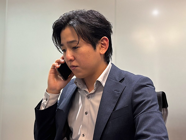 interview-sales-02-cut02 社員インタビュー 営業職 部長代行 H.Tさん